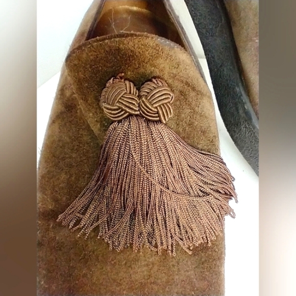 STUART WEITZMAN BROWN SUEDE SLIP ONS - Picture 1 of 7
